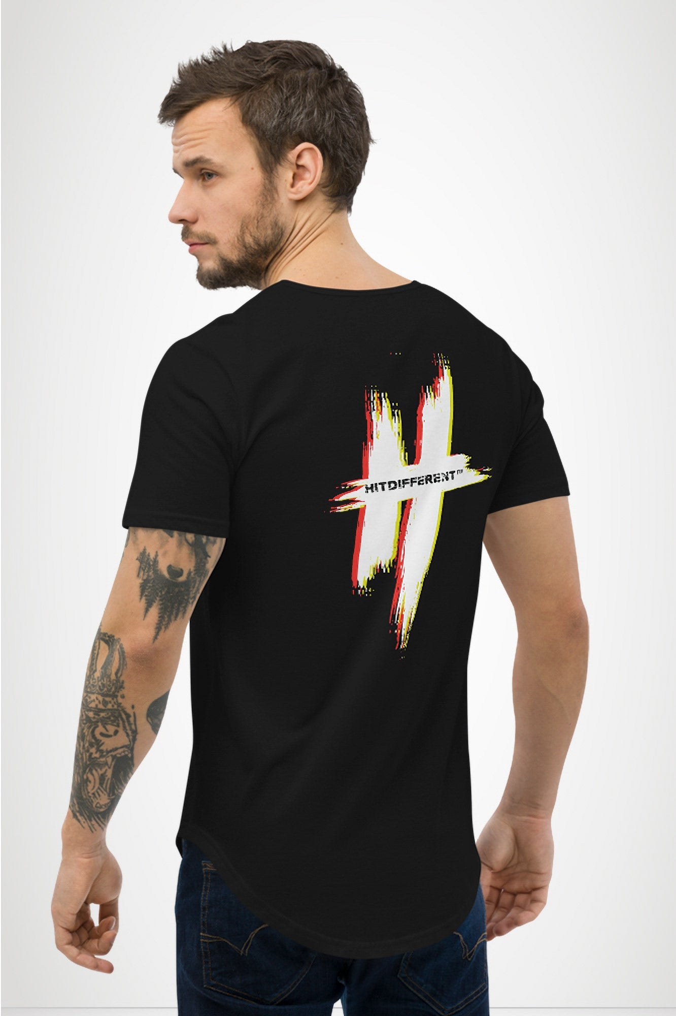 The H curved hem t-shirt in black T-Shirt HITDIFFERENT